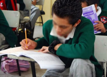Alumno de secundaria arroja agua con cal a cara de su compañero; pierde ojo izquierdo