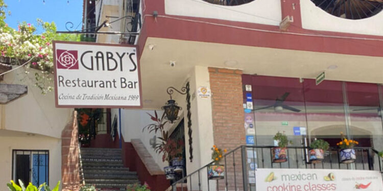 Extranjeros demandan a restaurante en Puerto Vallarta por tocar música mexicana