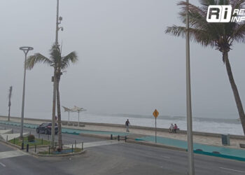 Intensos bancos de niebla cubren a gran parte del puerto de Mazatlán hoy sábado