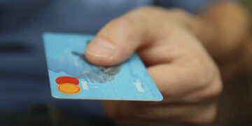 Diputados aprueban reforma que prohíbe el cobro de comisión por pago con tarjeta de crédito o débito