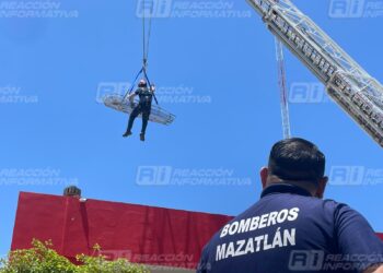 Bomberos de Tijuana participan en entrenamiento con Bomberos de Mazatlán