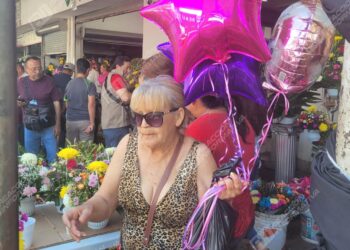 Entre alegría y tristeza, mamás “culichis” festejarán este Día de las Madres