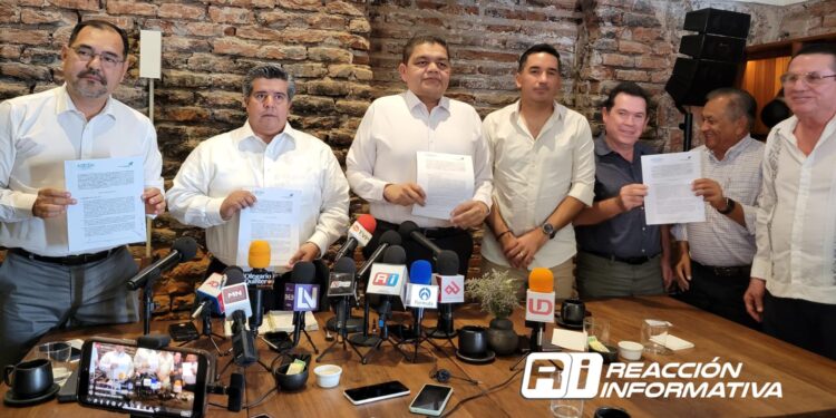 Firman convenio ADECEM y Consejo de la Comunicación para fortalecer el sector empresarial