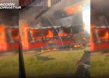 Se incendió un camión que trasladaba hinchas de River Plate al partido contra Belgrano