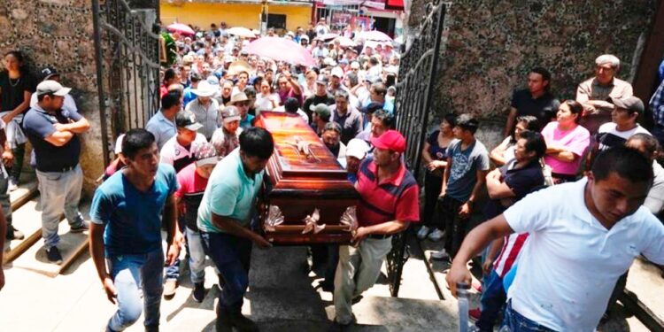 Violencia del narcotráfico en México cobra la vida de civiles y políticos a medida que se acercan las elecciones