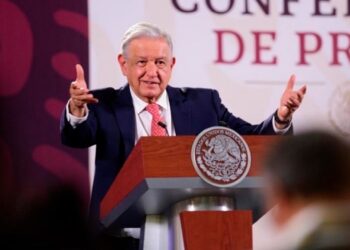 AMLO defiende a sus hijos y a Rocío Nahle de acusaciones por presuntos actos de corrupción