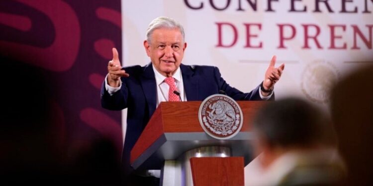 AMLO defiende a sus hijos y a Rocío Nahle de acusaciones por presuntos actos de corrupción