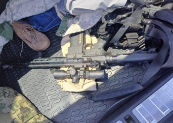 Aseguran armamento de uso exclusivo y vehículos, uno de ellos blindado en Culiacán