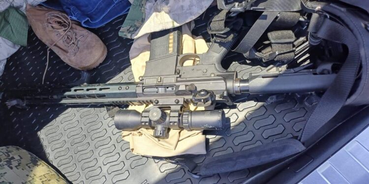 Aseguran armamento de uso exclusivo y vehículos, uno de ellos blindado en Culiacán