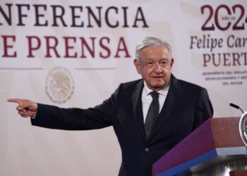 AMLO llama a empresarios de la industria eléctrica a cuidar que sus plantas de energía no se detengan