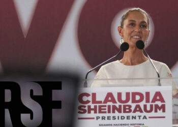 Sheinbaum se une a Gálvez y Máynez y suscribe compromiso de prensa libre con RSF
