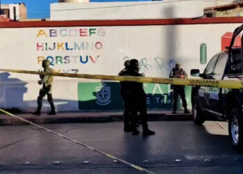 Abandonan restos humanos frente a una primaria en la capital de Zacatecas