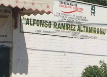 Estudiantes hallan cuatro cuerpos mutilados junto a secundaria en Acapulco