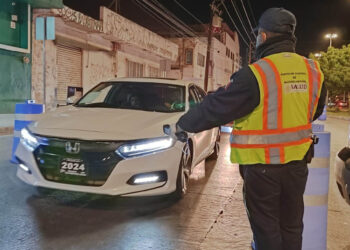 Por ser detectados con aliento alcohólico mientras conducían, juez cívico sanciona a 44 personas