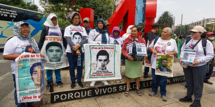 Insta la FGR a juzgar como crimen de Estado el caso Ayotzinapa