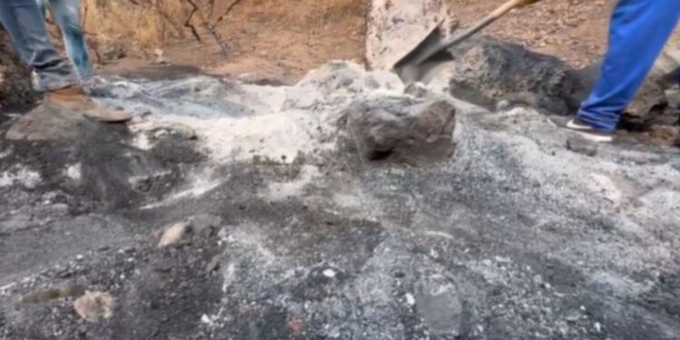 Investigan hallazgo de fosas clandestinas y un crematorio en CDMX