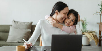 10 de mayo: ¿Es obligatorio que las mamás trabajen en el Día de las Madres?