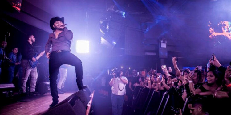 Balacera en concierto de Gerardo Ortiz; hay cuatro heridos