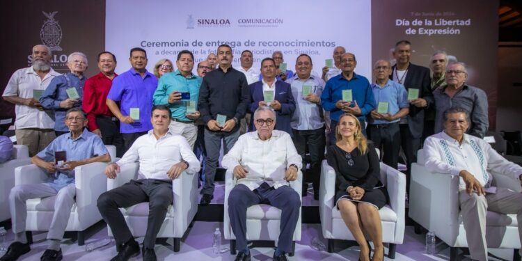 Reconoce Gobierno del Estado a decanos de la fotografía periodística