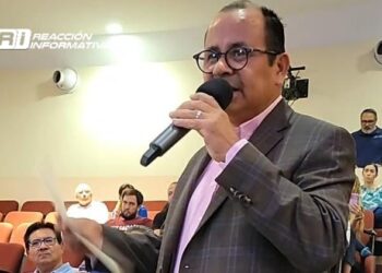 Piden docentes de la UAdeO la renuncia del rector Pedro Flores