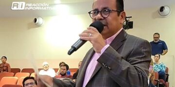 Piden docentes de la UAdeO la renuncia del rector Pedro Flores