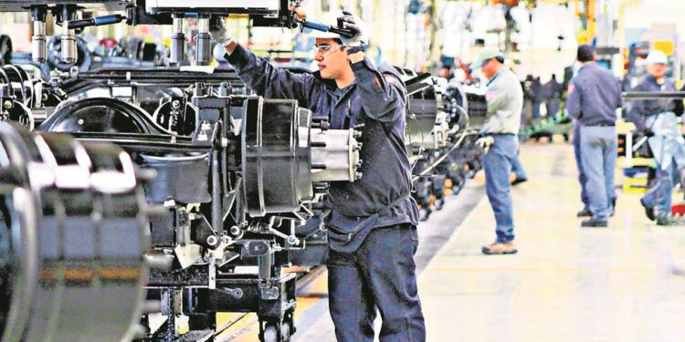 Se perdieron más de 25 mil empleos formales en mayo, reporta IMSS