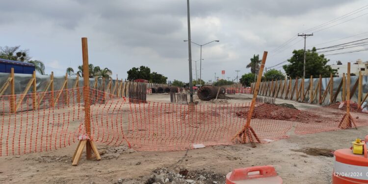 ¿Vas a transitar por la zona del puente en construcción?; considera tomar vías alternas
