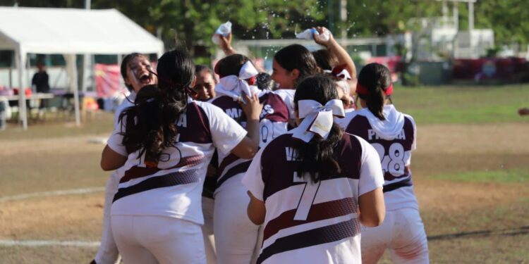 Sinaloa avanza invicto hacia la final tras victoria aplastante en Softbol Juvenil Menor Femenil en los Nacionales CONADE 2024