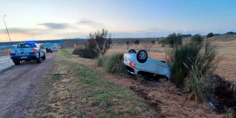 Un futbolista de Godoy Cruz sufrió un impactante accidente al volcar con su vehículo luego del partido ante Rosario Central