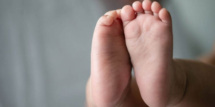 Muere bebé tras ser olvidada en la parte trasera de una camioneta