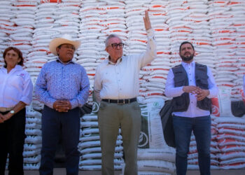 Rocha Moya arranca la entrega de Fertilizantes para el Bienestar a productores sinaloenses