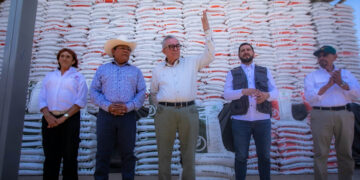 Rocha Moya arranca la entrega de Fertilizantes para el Bienestar a productores sinaloenses