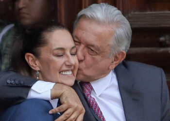 “No me gustó el beso que AMLO le plantó a Sheinbaum, es machismo y se debe respetar la investidura”: Xóchitl Gálvez