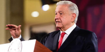 AMLO: “La voz del pueblo es la voz de Dios, entonces es Claudia”