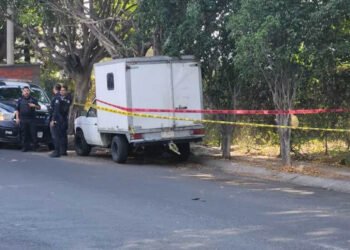 Localizan a hombre muerto en plena banqueta en Zapopan