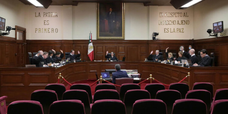 ¿Ministros y jueces del Poder Judicial deben elegirse por VOTO POPULAR? Esto dicen ENCUESTAS de Sheinbaum y Morena
