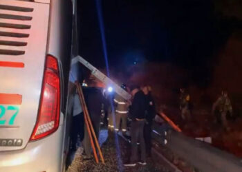 Accidente en Nayarit deja tres muertos y 14 lesionados; viajaban de Tijuana al Edomex