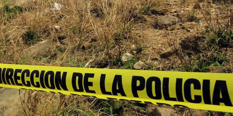 Adolescente muere y tres resultan lesionados al caer vehículo en canal de riego en municipio El Fuerte, Sinaloa