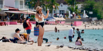 Tercera Ola de Calor Afectará con Temperaturas Superiores a 45 Grados en 13 Estados