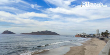Lluvia moderada y cielo parcialmente nuboso se pronostican durante el día de hoy jueves para Mazatlán