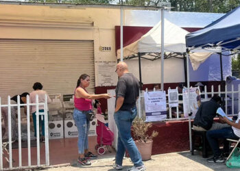 Hombre murió en la fila para votar en Guadalajara