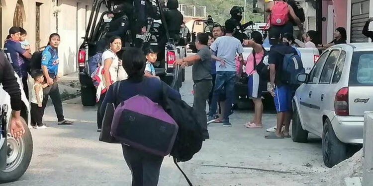 Violencia en Chiapas: Más de 4 mil personas huyen de Tila por enfrentamientos armados