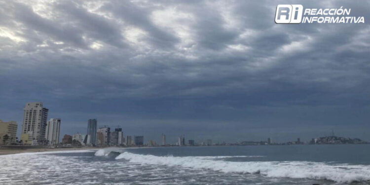 ¡A sacar el paraguas! Lluvias débiles a moderadas se pronostican hoy jueves para Mazatlán