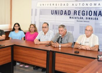 Maestros jubilados y estudiantes exigen respeto defendiendo el prestigio de la UAS