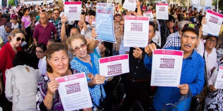 Adultos mayores y personas con discapacidad sin fecha para incorporarse como beneficiarios en Sinaloa