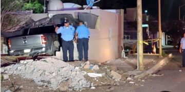 Exboxeador Orlando ‘Siri’ Salido, ‘grave’ tras chocar contra vivienda; una persona murió