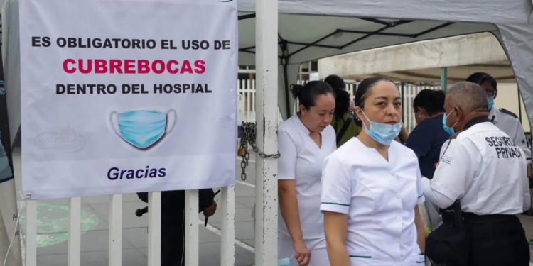 Se exige uso obligatorio del cubrebocas para ingresar al IMSS en Mazatlán