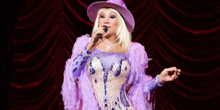 Laura León suspendió su boda, encontró a su novio vestido de mujer