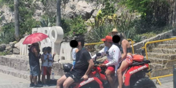 Mujer sufre golpe de calor mientras subía el faro de Mazatlán