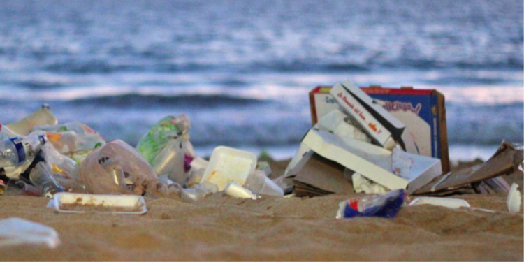 Hasta barandilla a quien deje su basura en las playas de Mazatlán